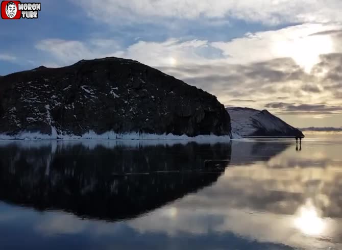 Video :Lake Baikal, this immense ice rink of indescribable beauty